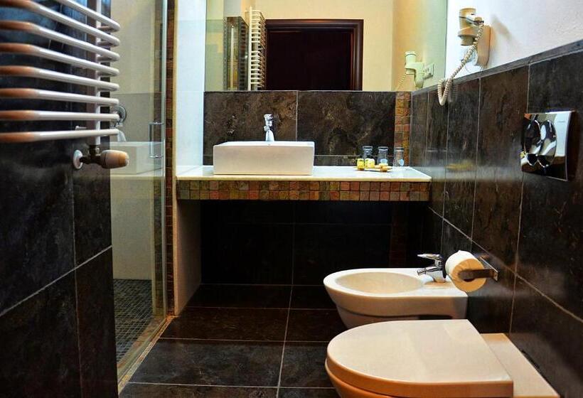 Suite with lake view, Stary Tartak