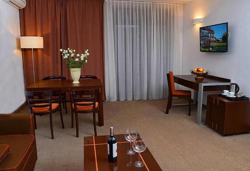 Suite with lake view, Stary Tartak