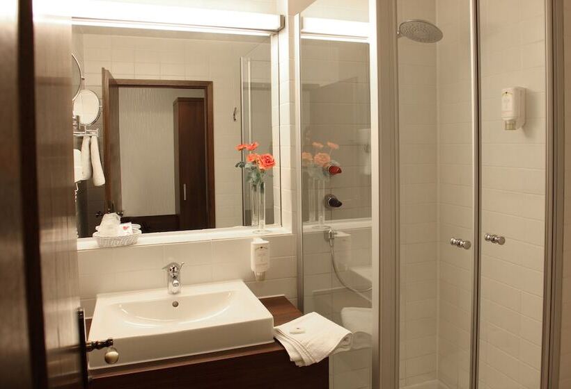 Номер Комфорт Индивидуальный, Lobinger Hotel Weisses Ross