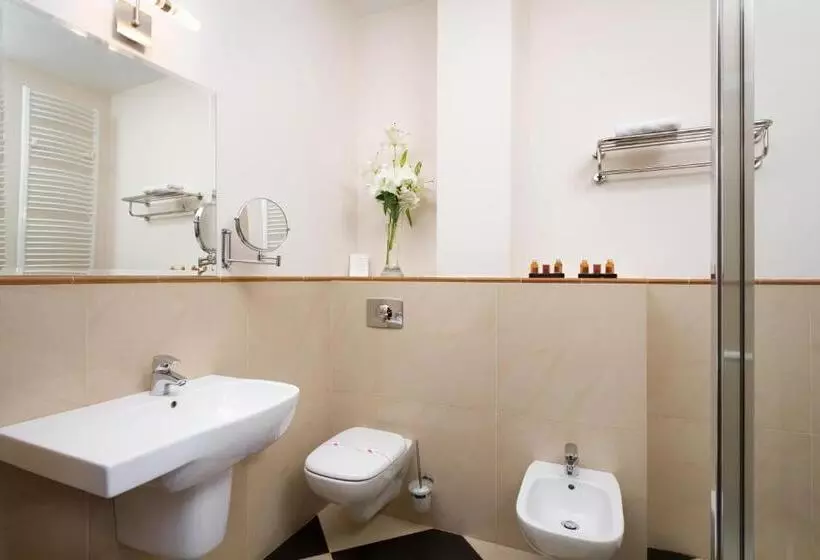 اتاق استاندارد یک نفره, Royal Hotel Modlin