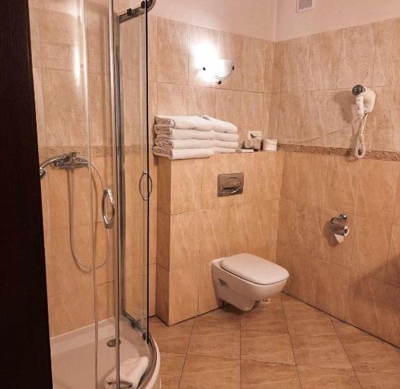 اتاق لوکس خانوادگی, Royal Hotel Modlin