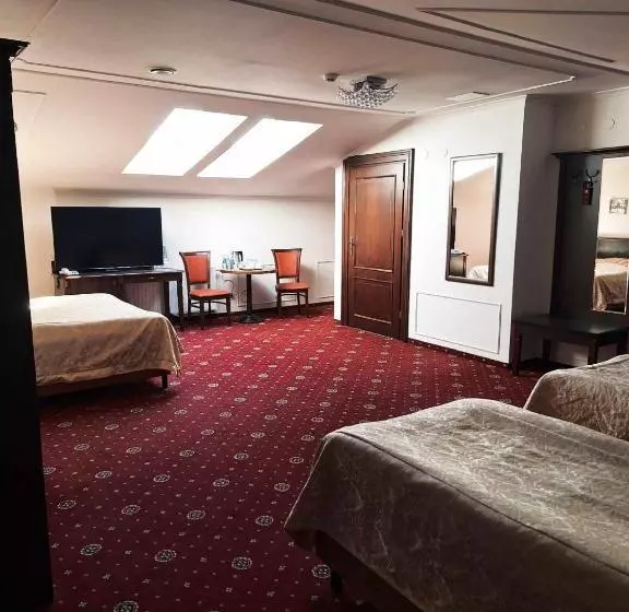 اتاق لوکس خانوادگی, Royal Hotel Modlin
