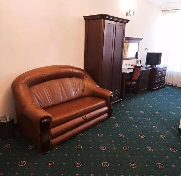 اتاق سوپریور با تخت بزرگ, Royal Hotel Modlin