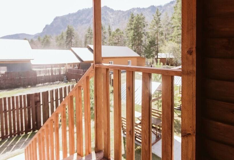 اتاق استاندارد سه نفره, Altay Bereg