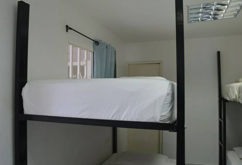 Кровать в Общей Комнате, Akualink Hostel