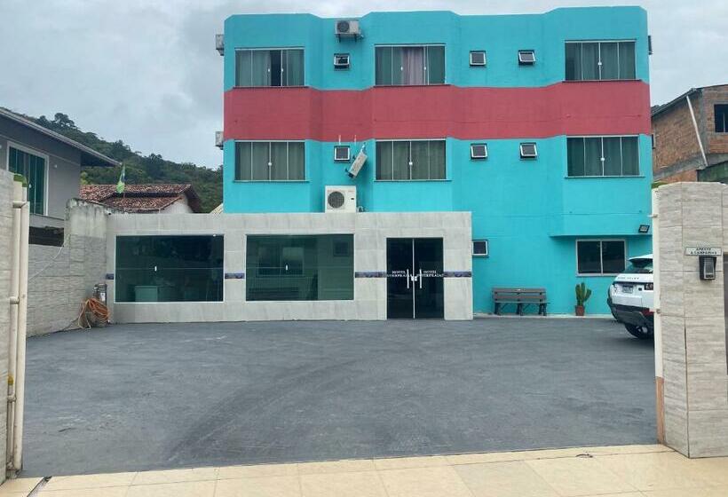 اتاق استاندارد سه نفره, Interpraias