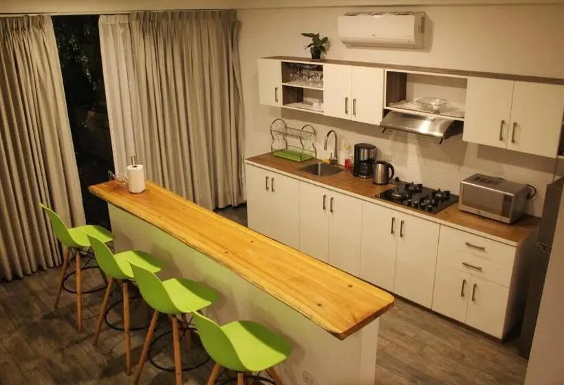 Suite with lake view, Las Hamacas