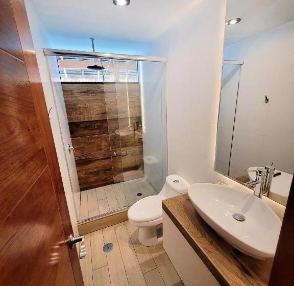 جناح مطل على البحيرة, Las Hamacas