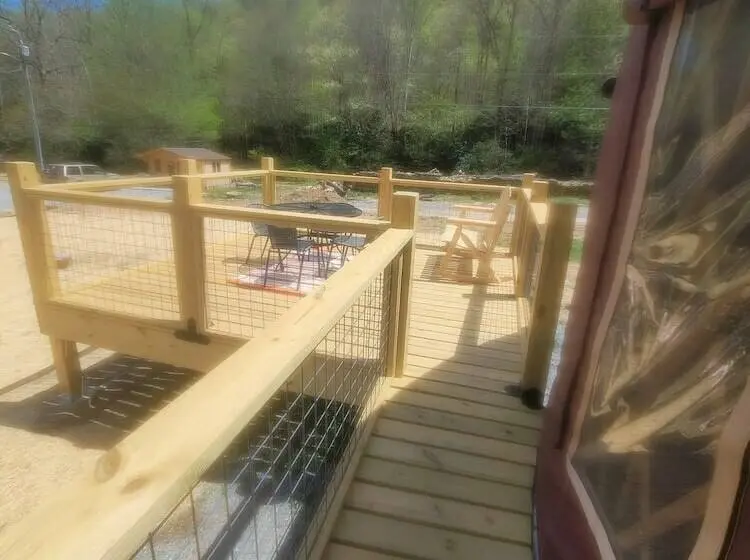 スタンダードバンガロー, Maggie Valley Cabin Rentals