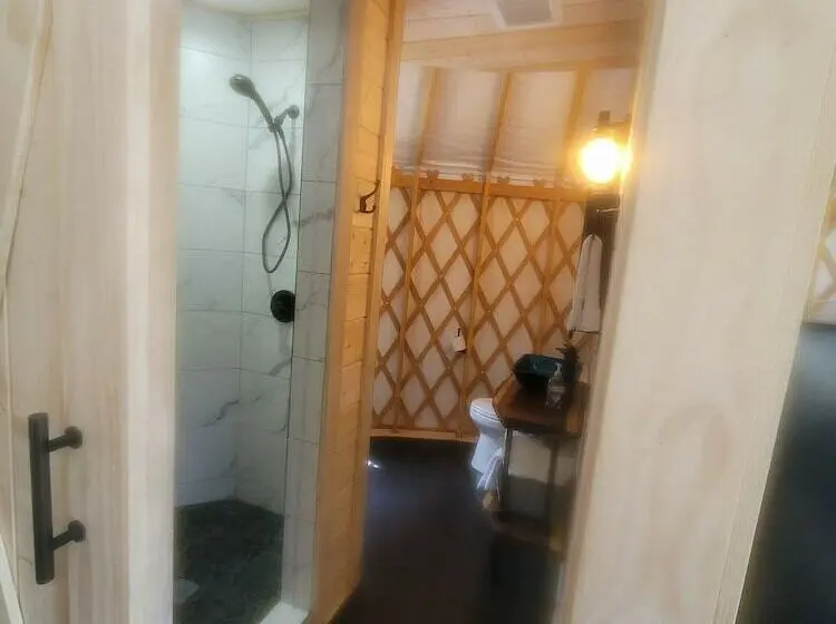 スタンダードバンガロー, Maggie Valley Cabin Rentals