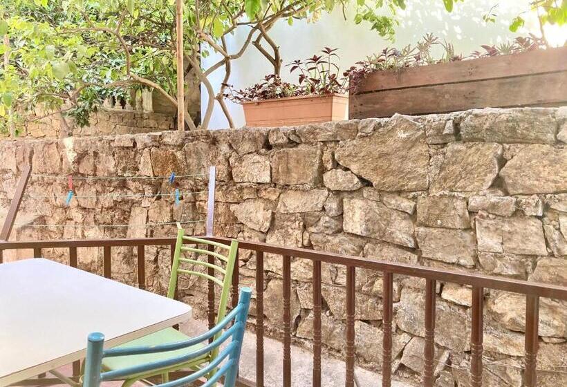 דירה בת חדר שינה 1 עם מרפסת, Amigo Apartments