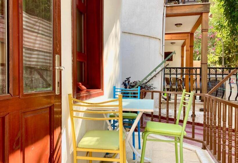 דירה בת חדר שינה 1 עם מרפסת, Amigo Apartments