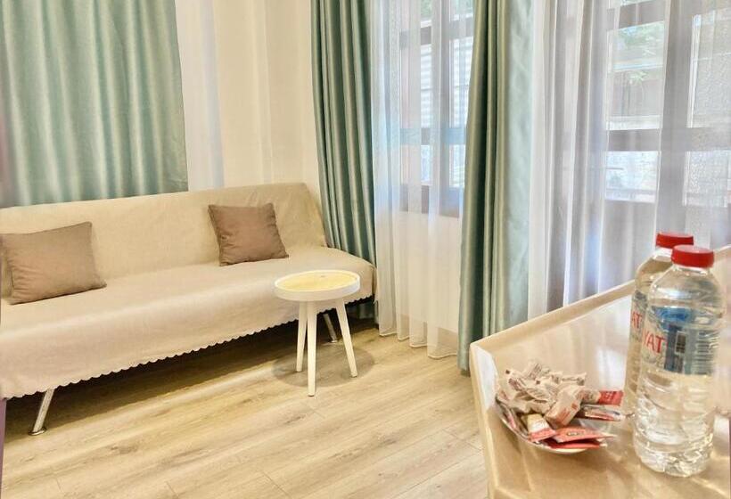 Апартаменты 1 Спальня с Балконом, Amigo Apartments