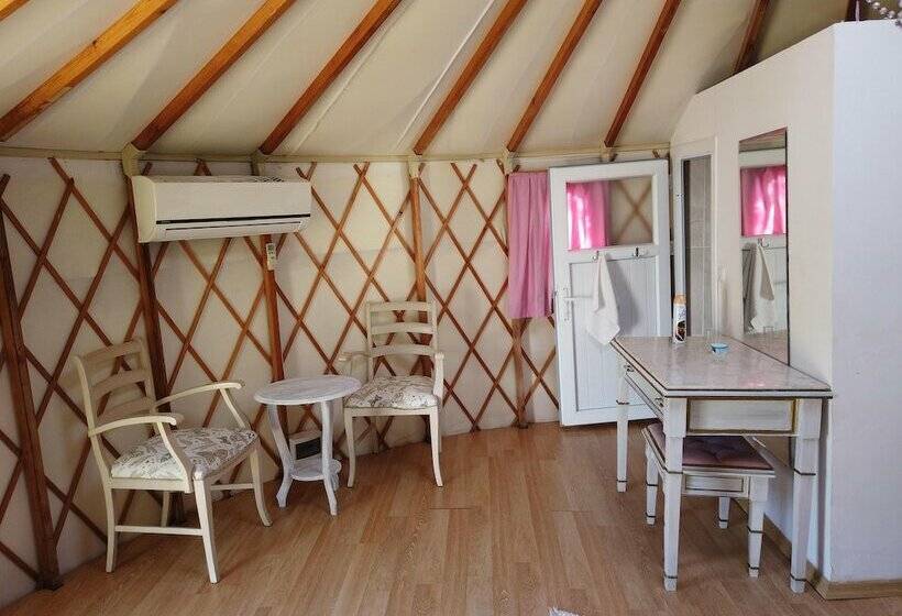 بانگلوی استاندارد, Yol Glamping Hotel Retreat Center