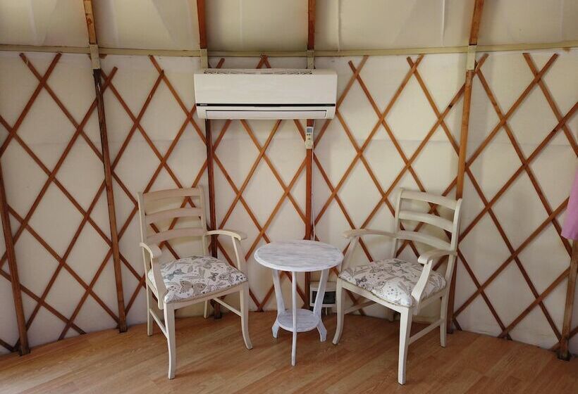 بانگلوی استاندارد, Yol Glamping Hotel Retreat Center