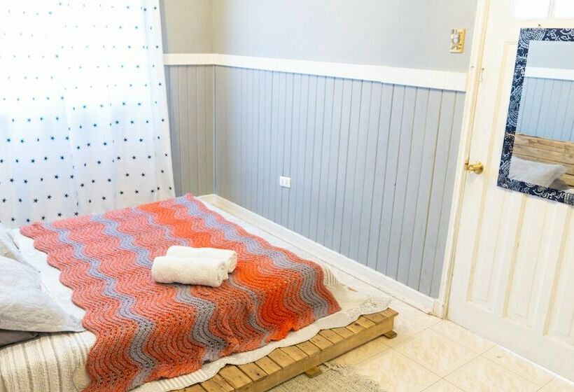 اتاق کلاسیک سه تخته, Alabama Monroe Guest House