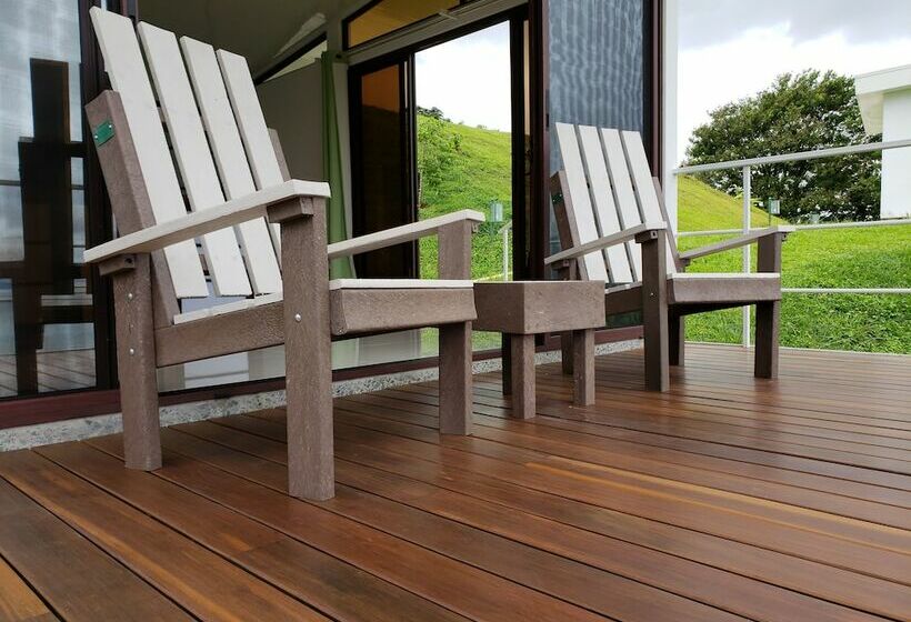 بانگلوی لوکس, Laguna Arenal