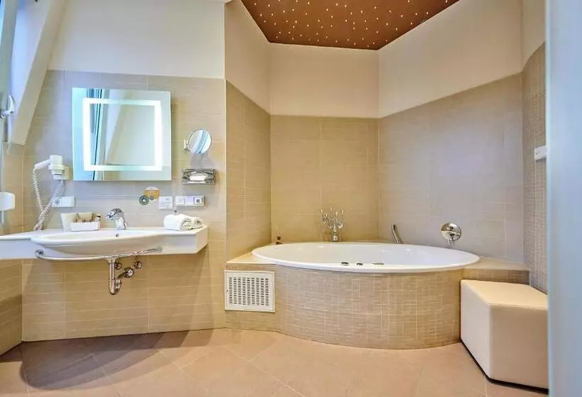 Suite, Genusshotel Wenisch