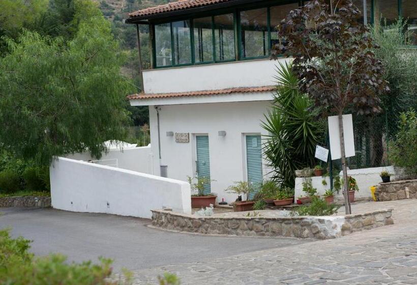 带3个卧室的别墅, Elena Residence