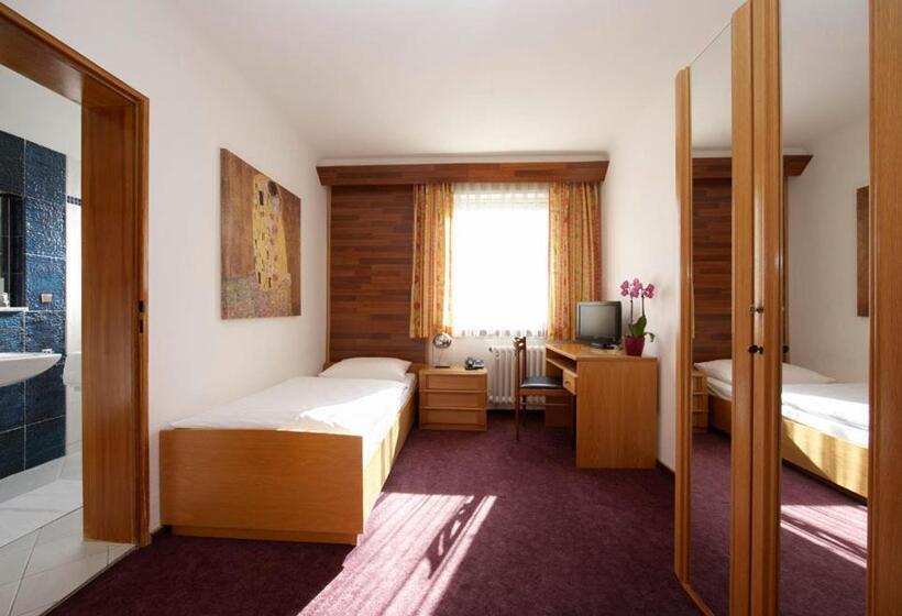 اتاق راحتی یک تخته, Erbprinzenhof