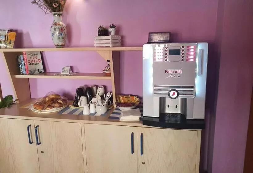 اتاق اکونومی, Locanda Dalla Compagnia