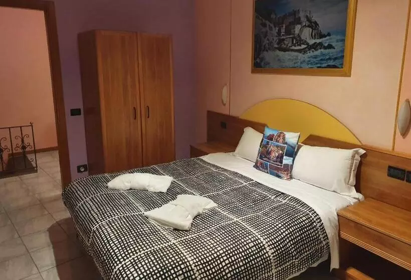 اتاق اکونومی, Locanda Dalla Compagnia