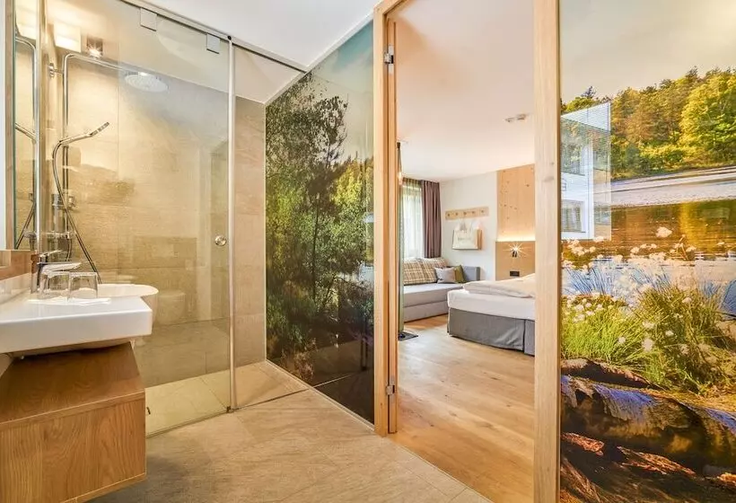 山の見えるスーペリアルーム, Mountain Design Hotel Edenselva