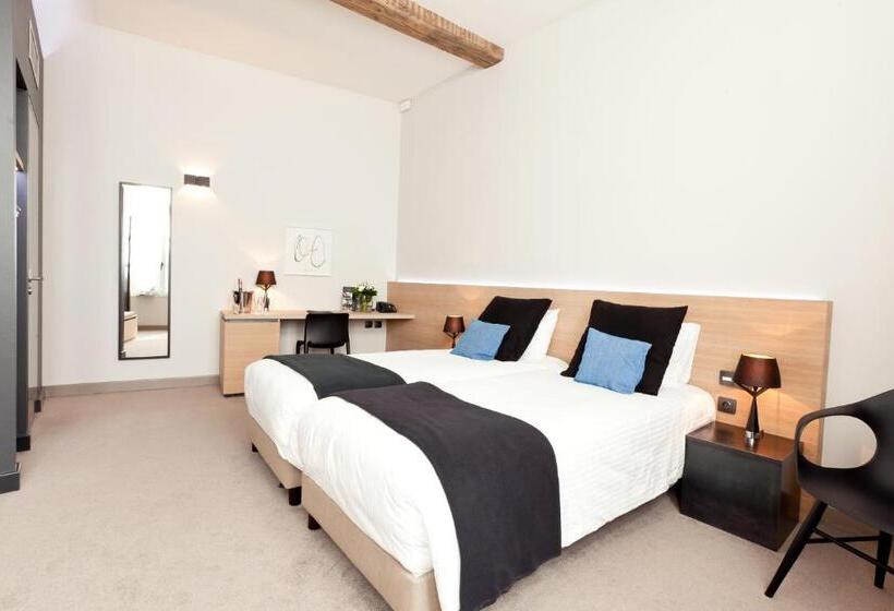 اتاق لوکس, Neuvice