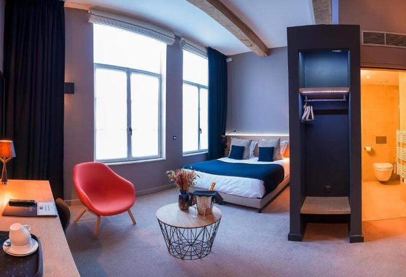 اتاق لوکس, Neuvice