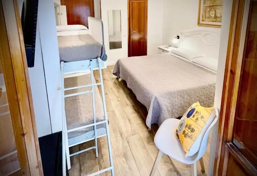 Chambre Quadruple Standard, S. Ercolano