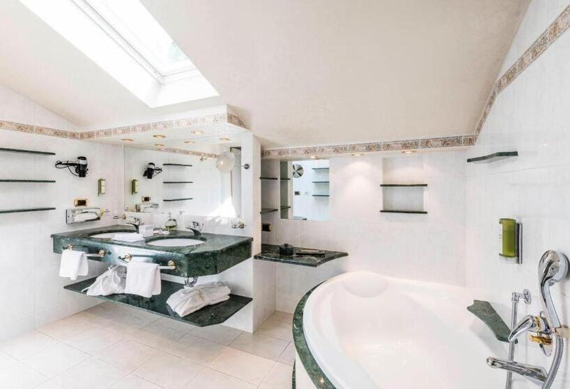 جناح, Romantik Hotel & Restaurant Stafler