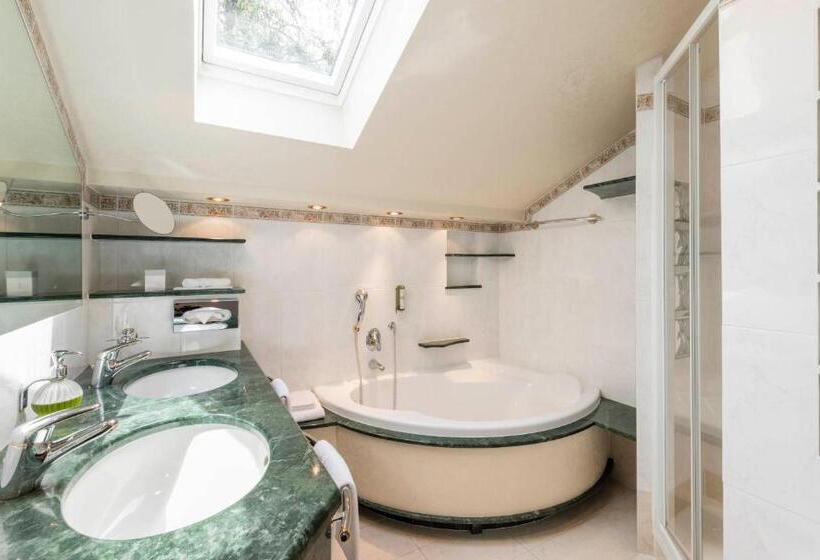 جناح, Romantik Hotel & Restaurant Stafler