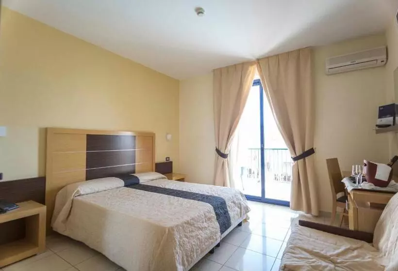 Standard Kolmen Hengen Huone, Ticho S Greenblu