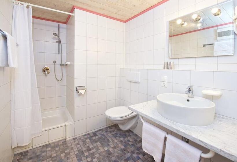 Номер Стандарт с Балконом, Landhotel Herzberger Garni Zimmer & Ferienwohnungen