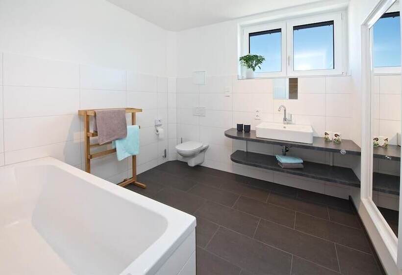 Апартаменты 3 Спальни, Landhotel Herzberger Garni Zimmer & Ferienwohnungen