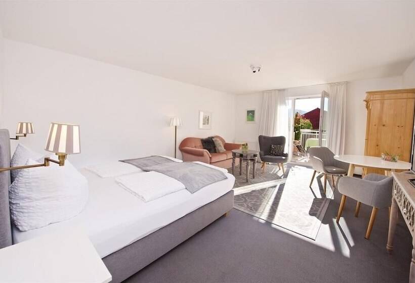 Номер Стандарт с Балконом, Landhotel Herzberger Garni Zimmer & Ferienwohnungen