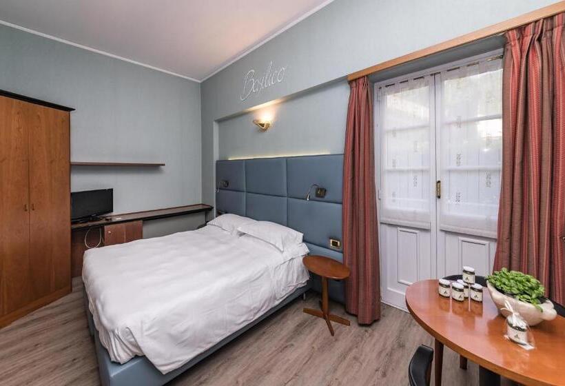 غرفة قياسية مزوَّدة بشُرفة, Manuelina Taste