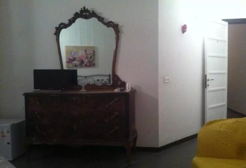 اتاق استاندارد سه نفره, Pensione Moderna