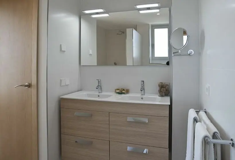 آپارتمان 2 خوابه با چشم‌انداز دریا, Apartaments Posidonia
