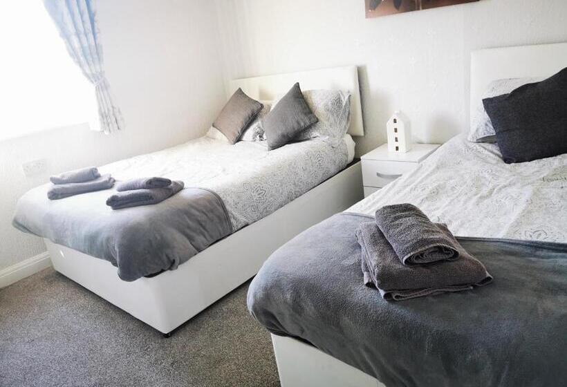 家庭间, The Thoresby   Room Only