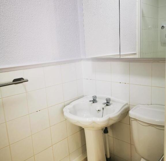 Семейный Номер, The Thoresby   Room Only