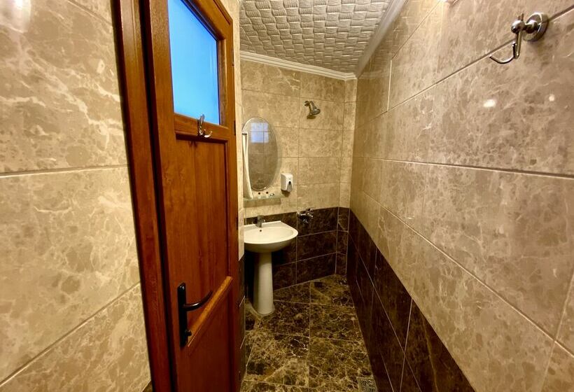 اتاق کلاسیک سه تخته, Sakin Otel