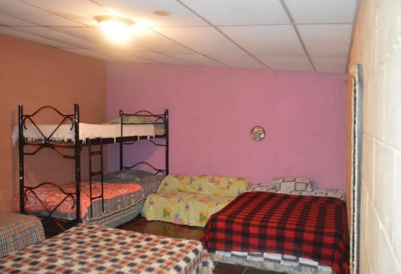 غرفة عائلية, San Fernando