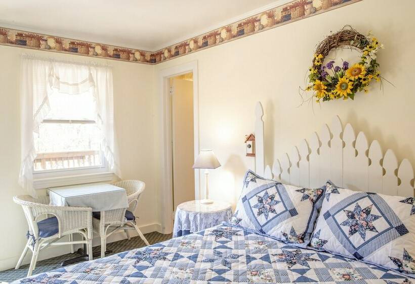 חדר סטנדרט יחיד עם מיטה זוגית, Chimney Rock Inn