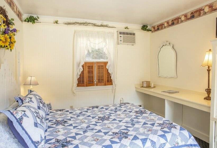 חדר סטנדרט יחיד עם מיטה זוגית, Chimney Rock Inn