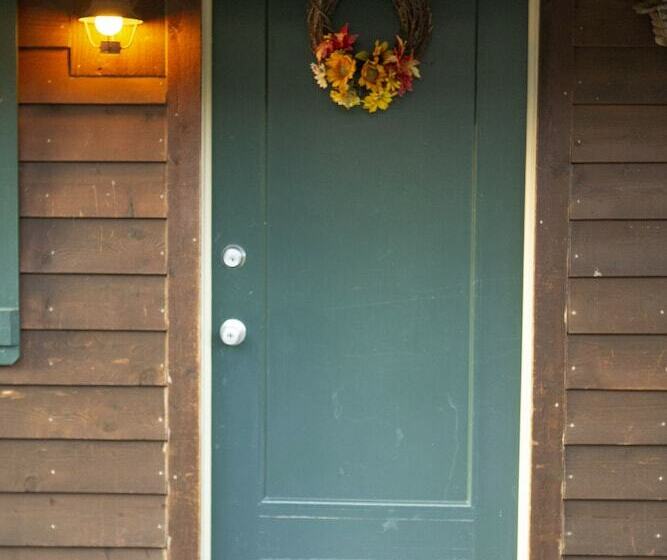 דירת חדר, Chimney Rock Inn