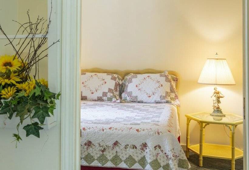 Апартаменты 1 Спальня, Chimney Rock Inn