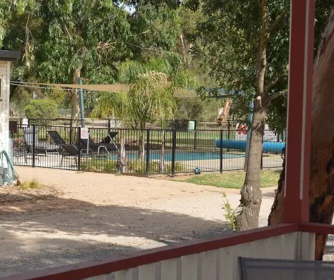 キャビン, Yarrawonga Riverlands Tourist Park