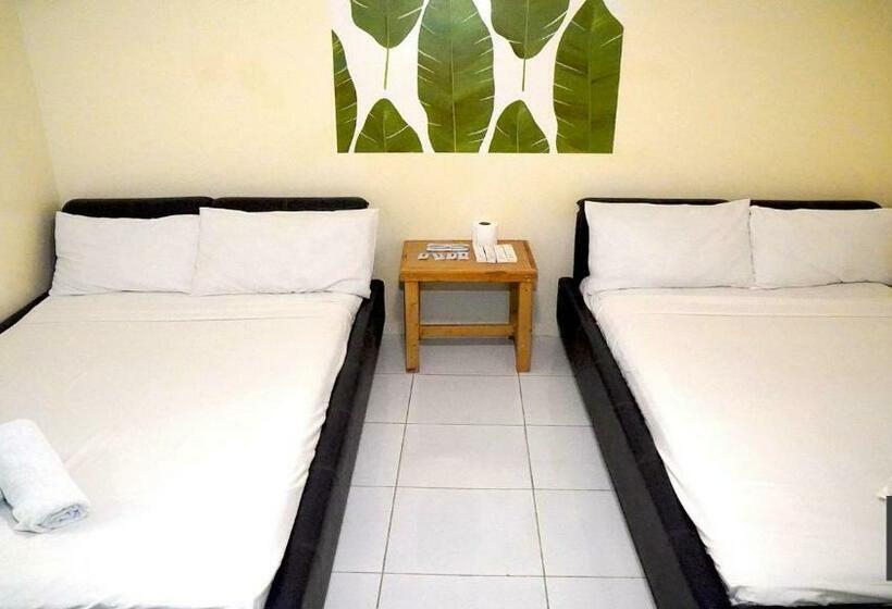 חדר דלוקס לארבעה, Miami Heat Beach Resort