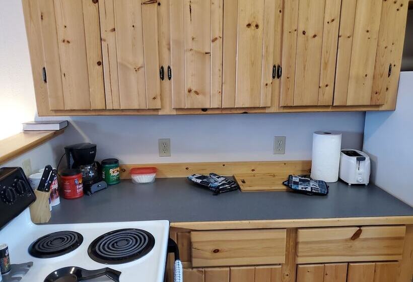 キャビン, Alaskan Spruce Cabins